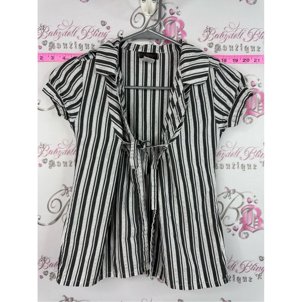 One Step up shirt silver Black & White Striped Tie-Front Short Sleeve Blouse